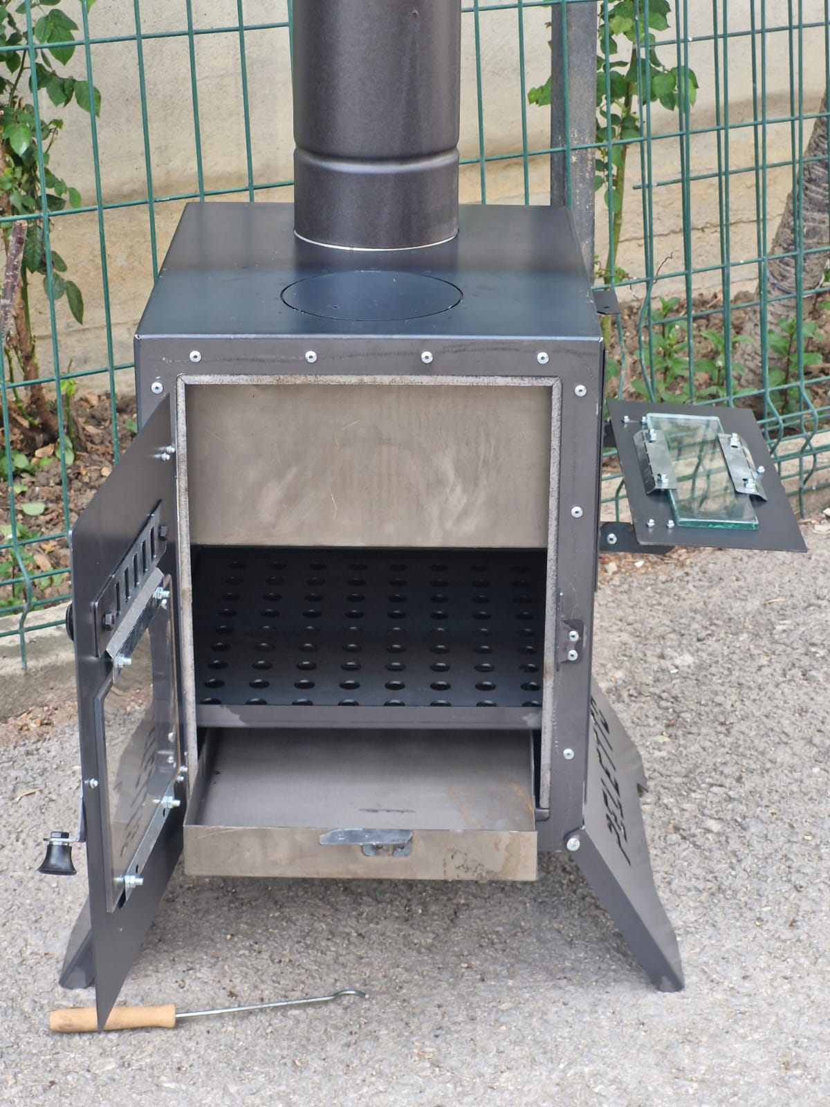 Kamp Sobası – Taşınabilir Odunlu Isıtıcı & Mangal | Outdoor Camping