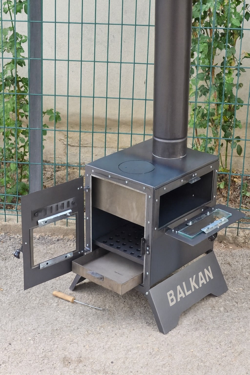 Kamp Sobası – Taşınabilir Odunlu Isıtıcı & Mangal | Outdoor Camping